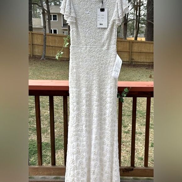 NWT! $1200 Mac Duggal flutter cap sleeve beaded White Formal/Wedding Dress SZ6 - Picture 5 of 17